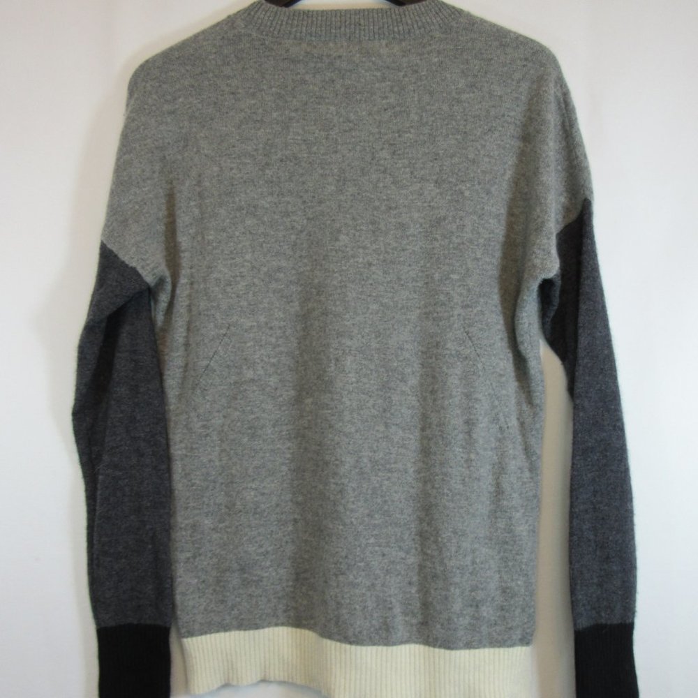 i reds classic Gray Black Crew Neck Color Block Pull On Sweater - Picture 4 of 5